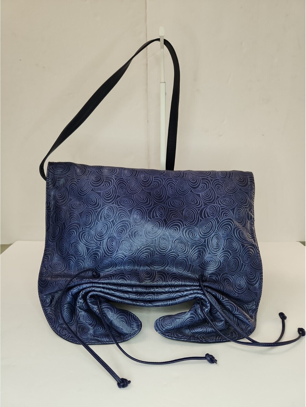 VTG Carlos Falchi Bag Nvy Blue Leather Hobo Butterfly Crossbody Embossed RARE!